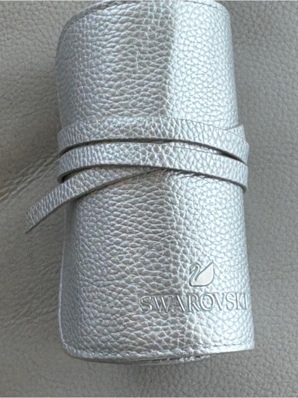 Swarovski Metallic Silver Faux Pebbled Leather Case Mini Bag Jewelry Roll - Picture 12 of 12